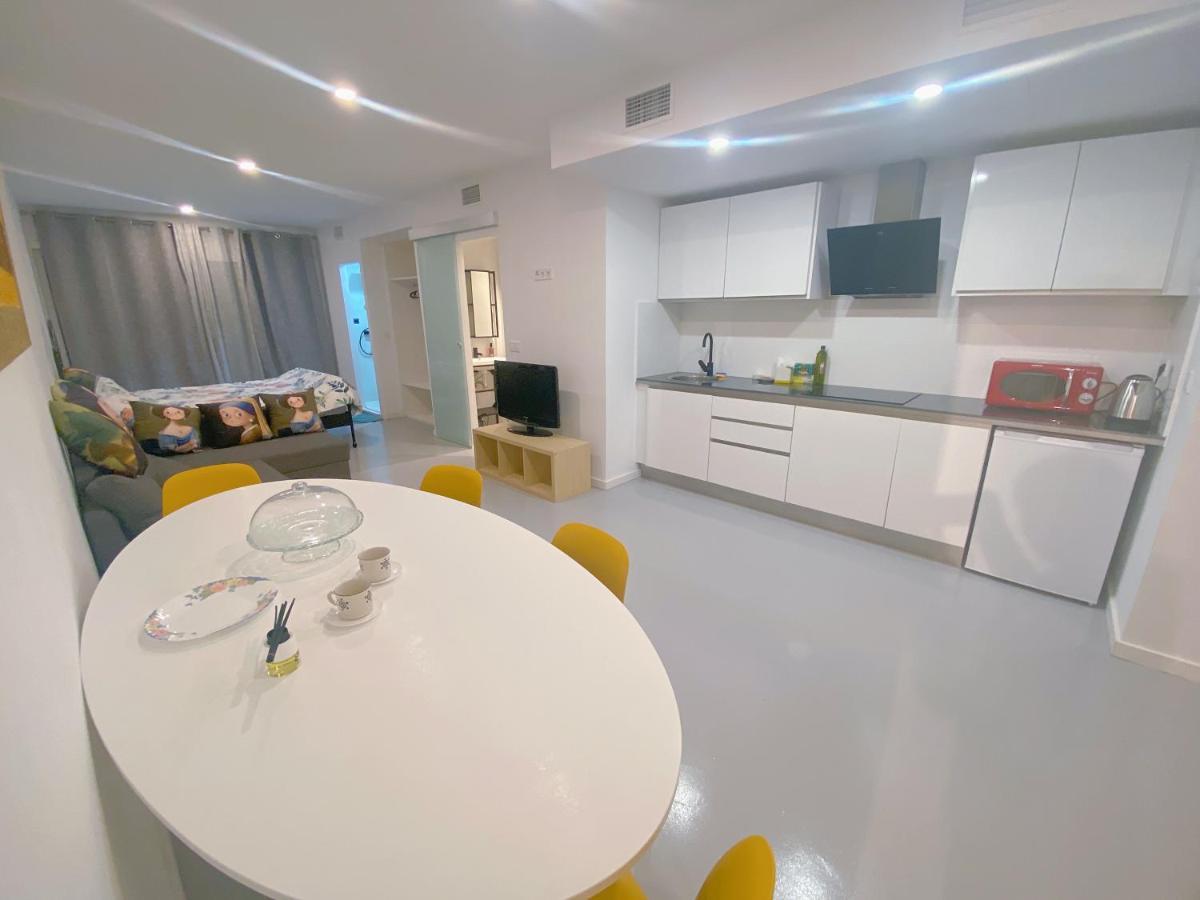 Hug Hotel2022 El Carrer del Canonge エクステリア 写真